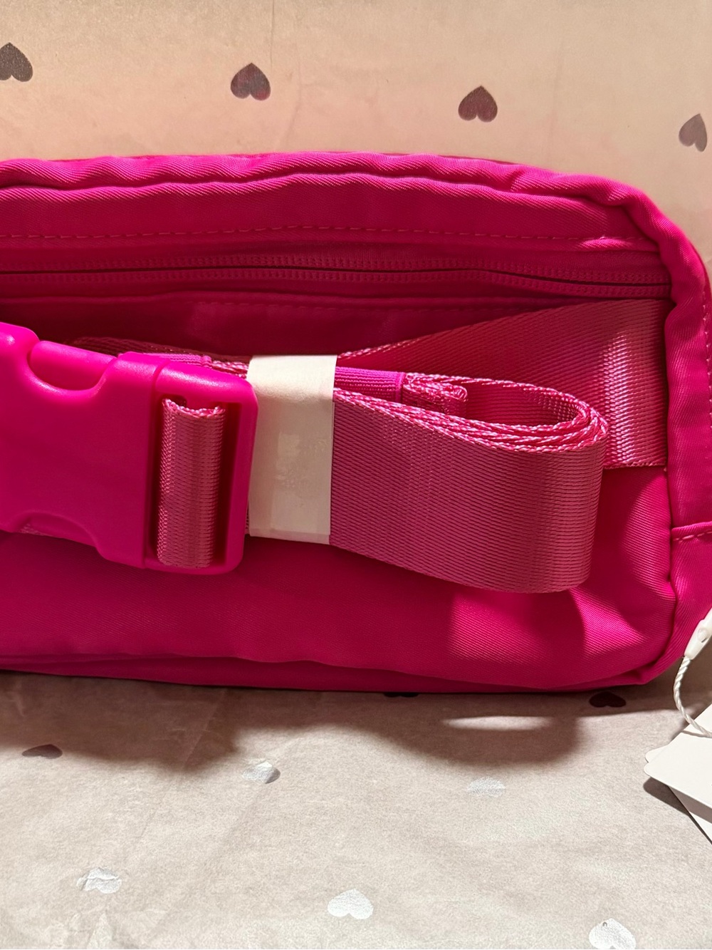 lululemon athletica Everywhere Belt Bag in sonic Pink NWT B101 - Picture 2 of 2